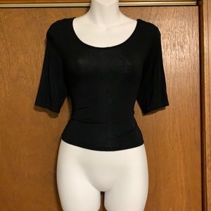 Black Top with longer Sleeves 🖤